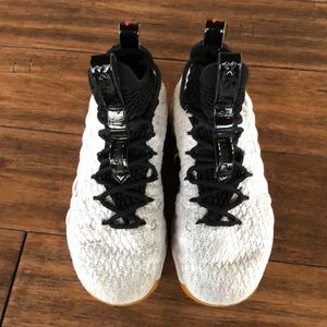 LeBron 16
